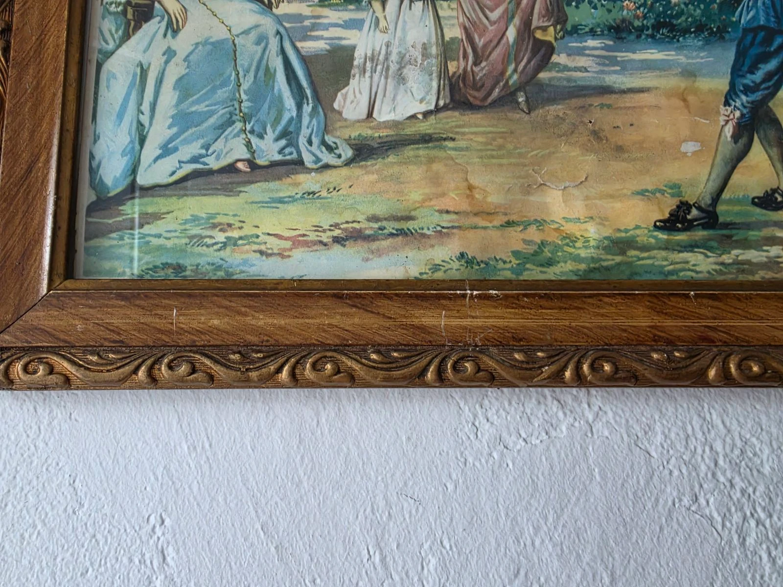 Vintage Frame with Classic Sheet and Carved Frame – photo 3